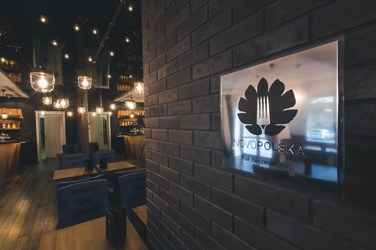 Novopolska - Hotel I Restauracja Kościan エクステリア 写真