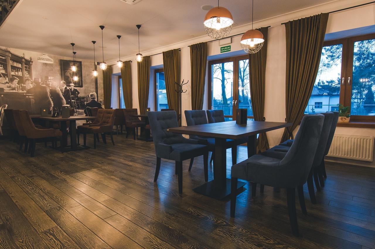 Novopolska - Hotel I Restauracja Kościan エクステリア 写真