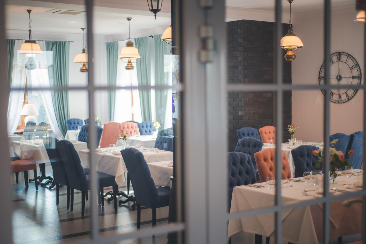 Novopolska - Hotel I Restauracja Kościan エクステリア 写真
