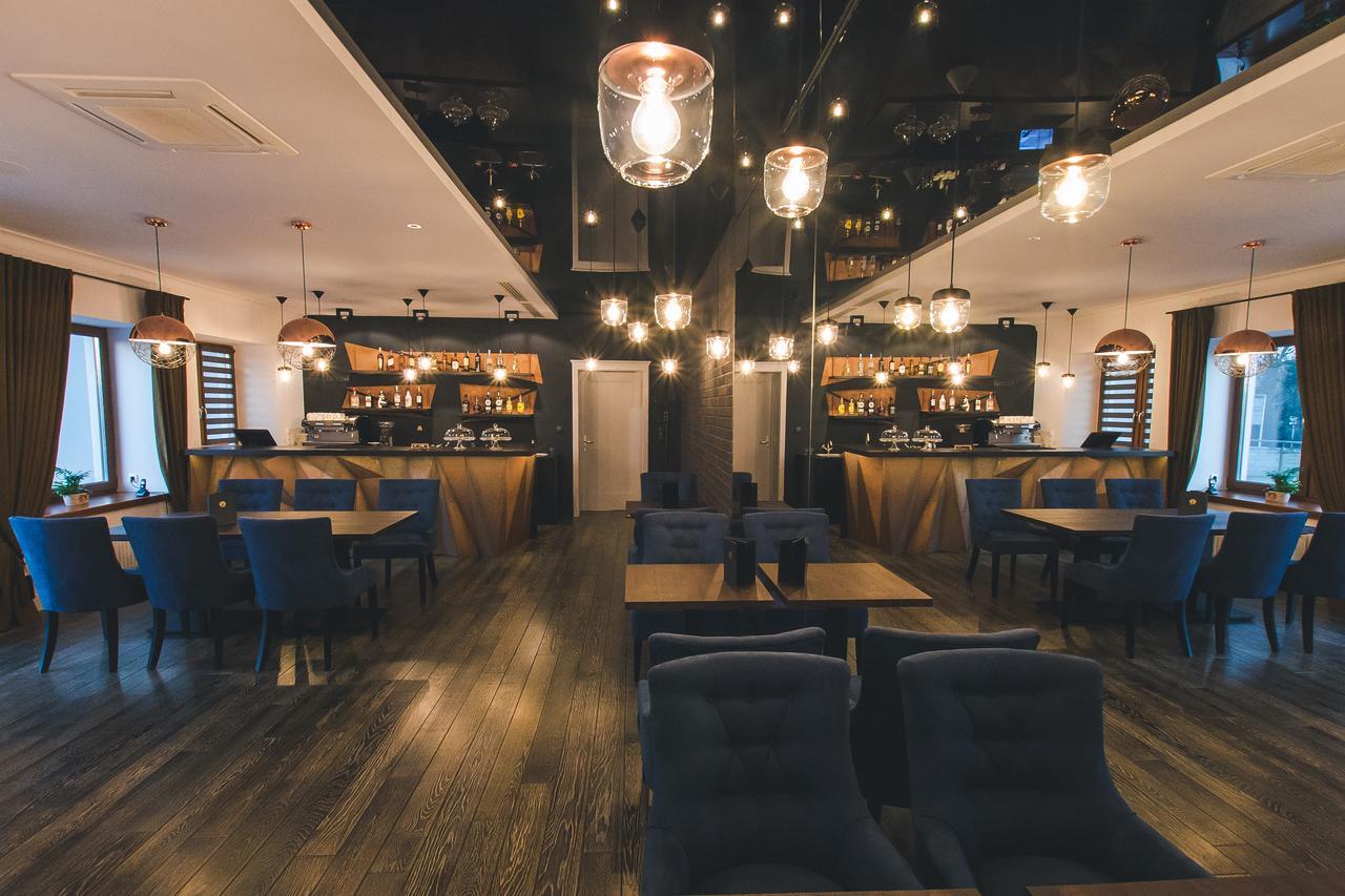 Novopolska - Hotel I Restauracja Kościan エクステリア 写真