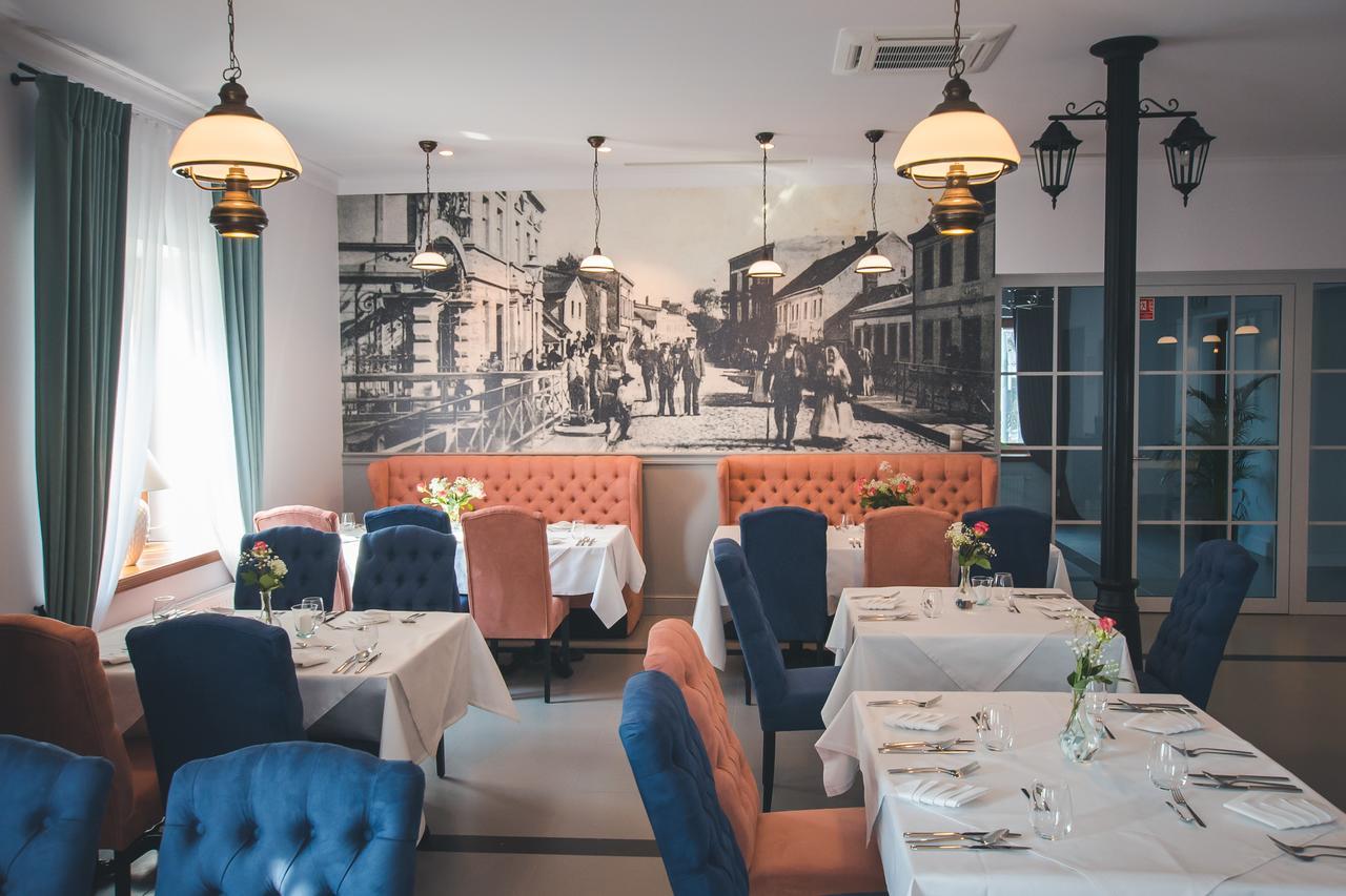 Novopolska - Hotel I Restauracja Kościan エクステリア 写真