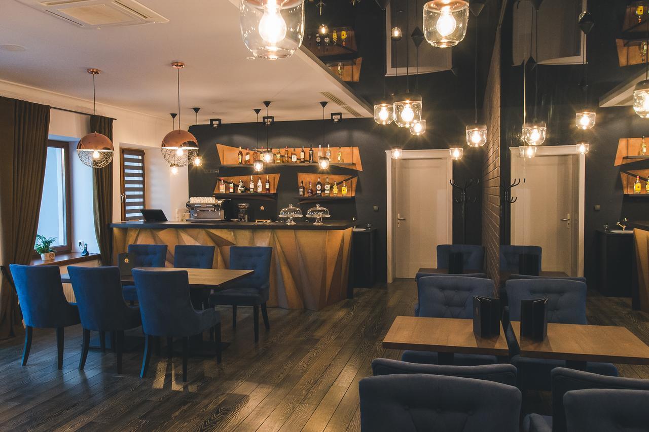 Novopolska - Hotel I Restauracja Kościan エクステリア 写真