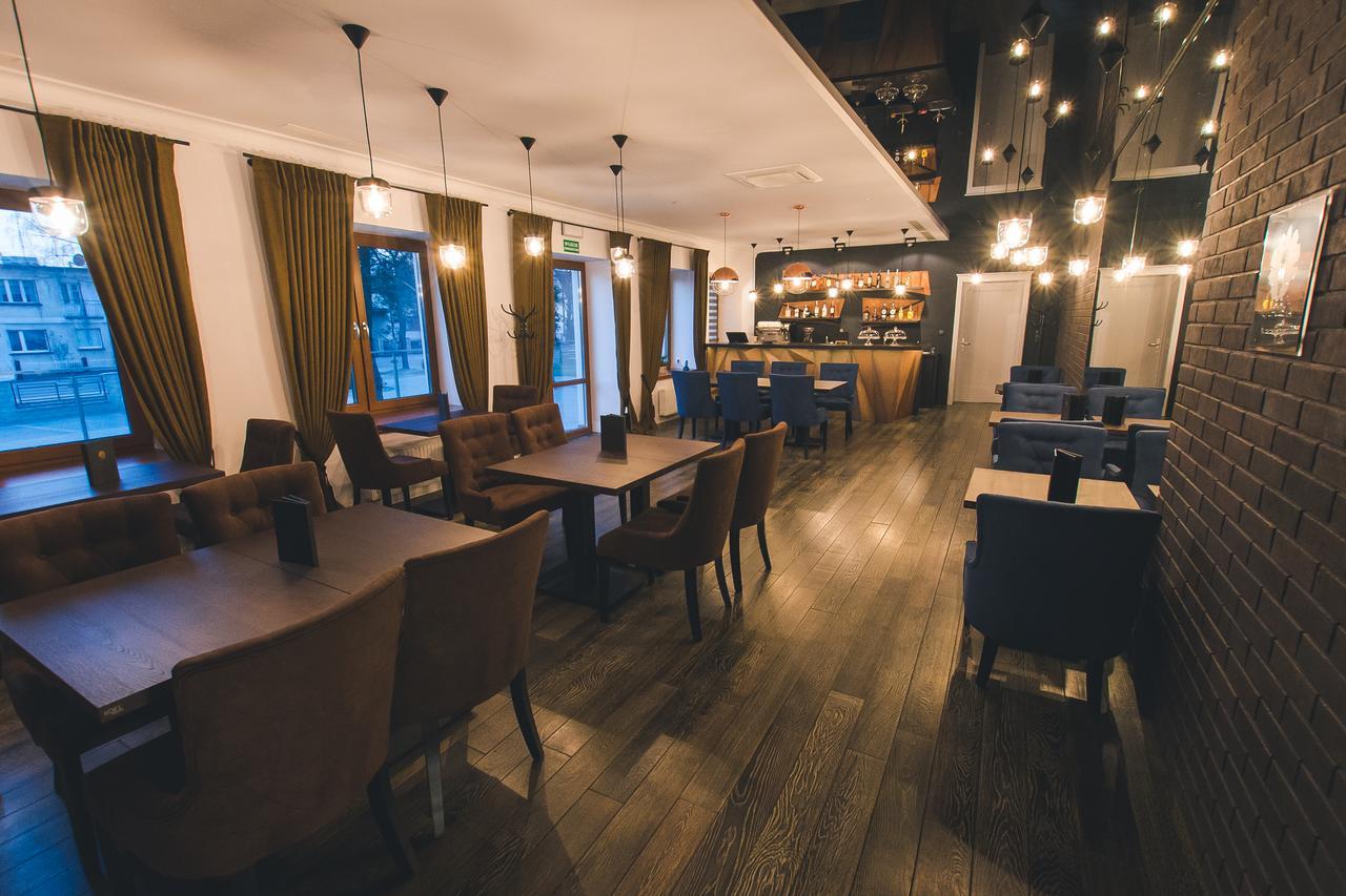 Novopolska - Hotel I Restauracja Kościan エクステリア 写真