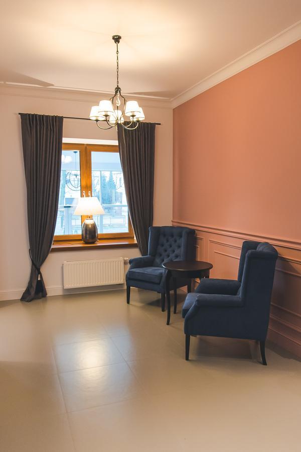 Novopolska - Hotel I Restauracja Kościan エクステリア 写真