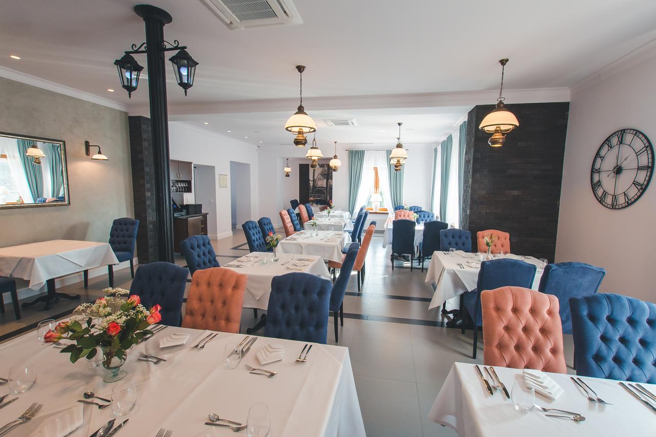 Novopolska - Hotel I Restauracja Kościan エクステリア 写真
