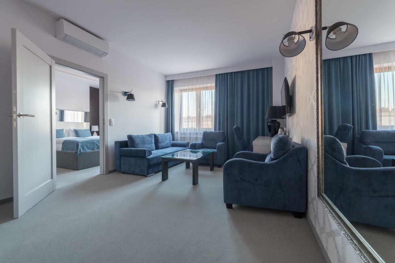 Novopolska - Hotel I Restauracja Kościan エクステリア 写真