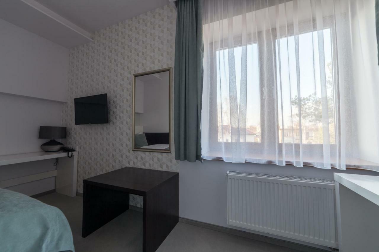 Novopolska - Hotel I Restauracja Kościan エクステリア 写真